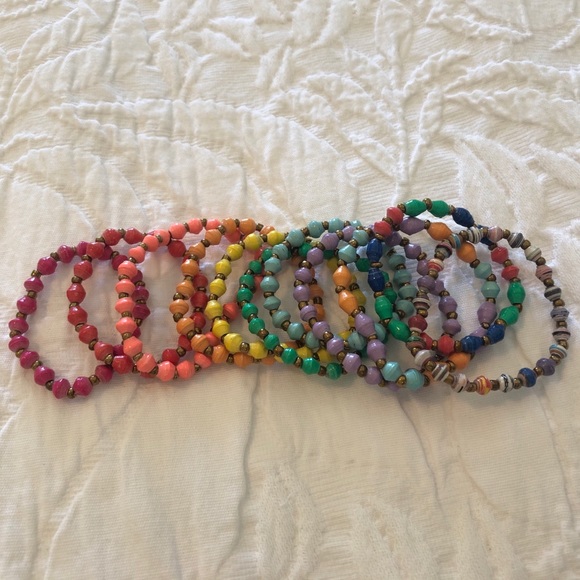 Green Single Strand Beaded Necklace Girls - Picture 4 of 5